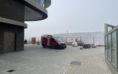 Wat gebeurd daar in die tent?